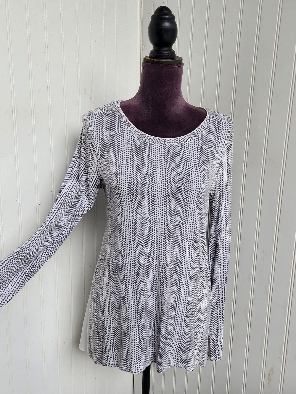 Apt 9 Gray White Spotted Long Sleeve Top White Chiffon Pleated Trim Stretch M
